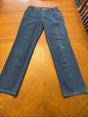 ESCADA STRETCH STRAIGHT LEG JEANS SIZE 40 ( 10 12 US ) EUC BLUE WASH 32” INSEAM